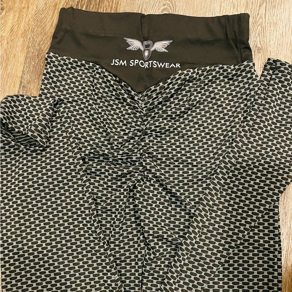 NEW leggings / Yoga Pants NEW!